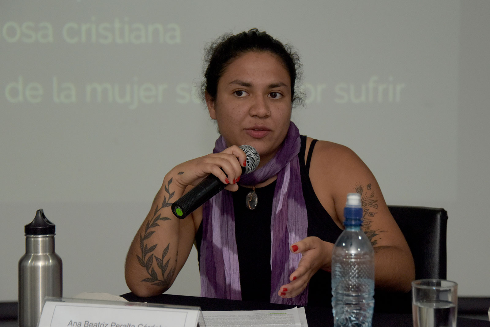 Foto 3 “El sufrimiento en las mujeres: discusiones sobre la soledad, la tristeza y el pasaje al acto”